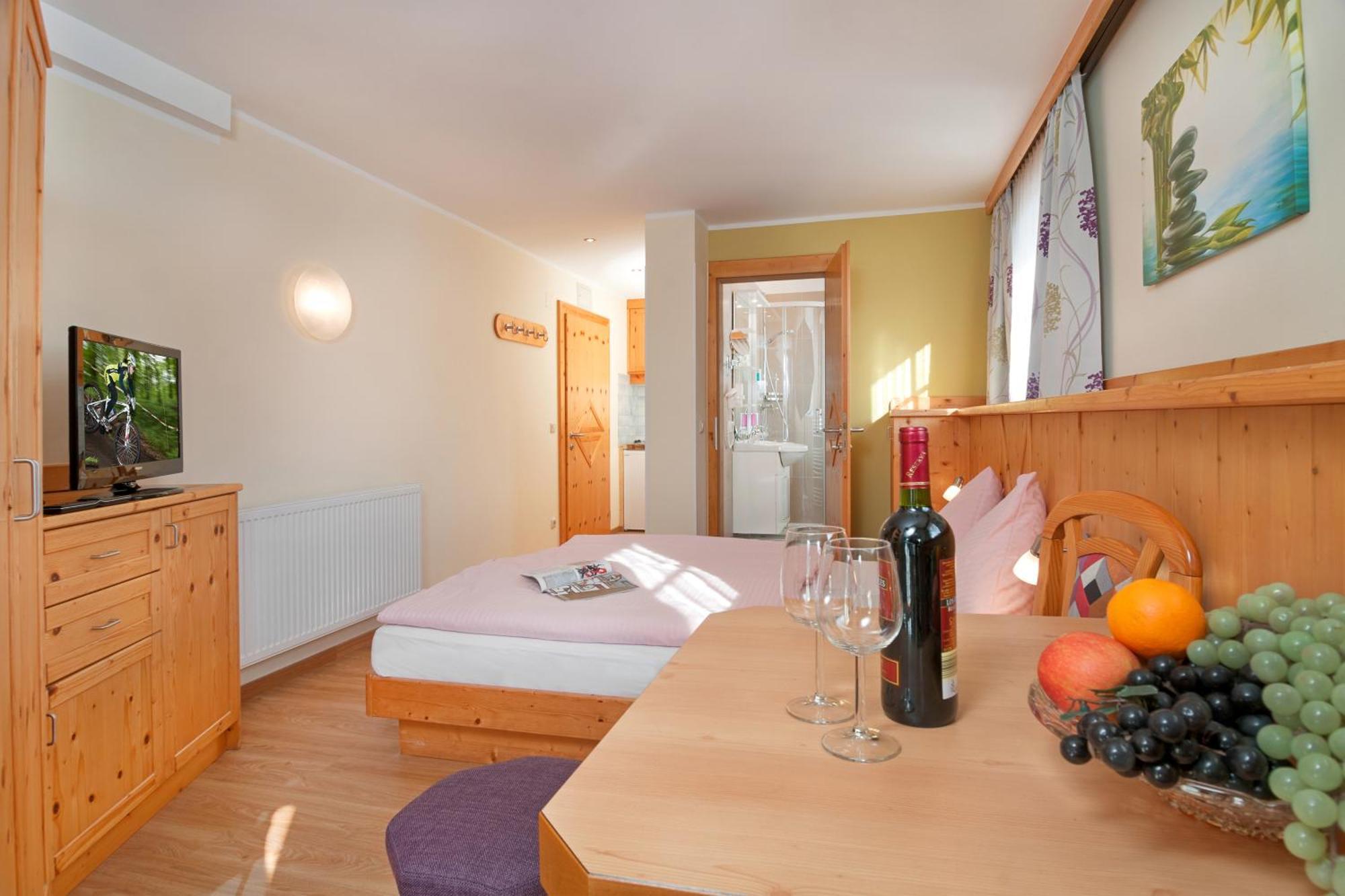 Erlebnis-Hotel-Appartements Latschach ober dem Faakersee Zewnętrze zdjęcie