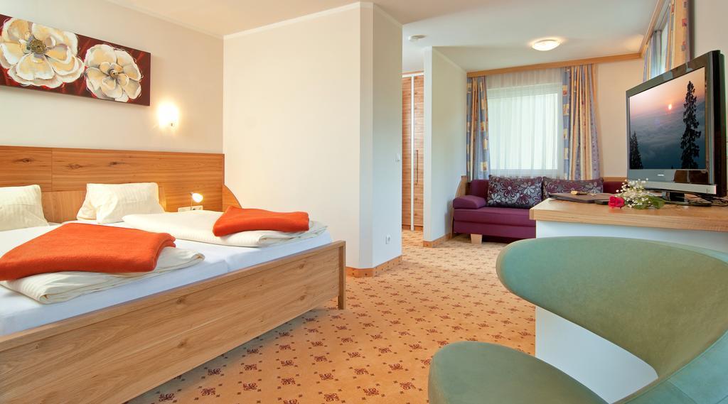 Erlebnis-Hotel-Appartements Latschach ober dem Faakersee Zewnętrze zdjęcie